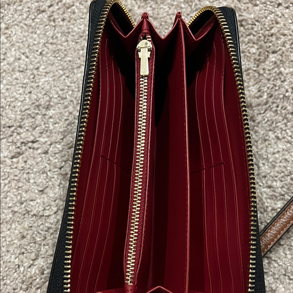 Coach Zip around wallet with horse and carriage - Picture 4 of 8